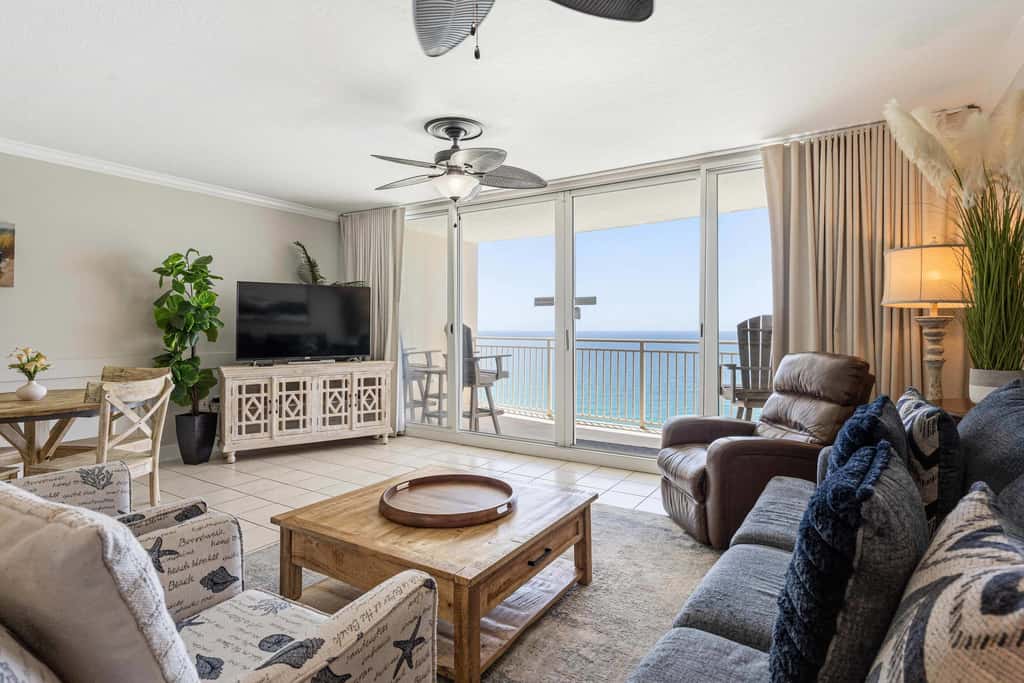 Oceanfront, 23rd floor Condo, Pools, Gym, Wifi