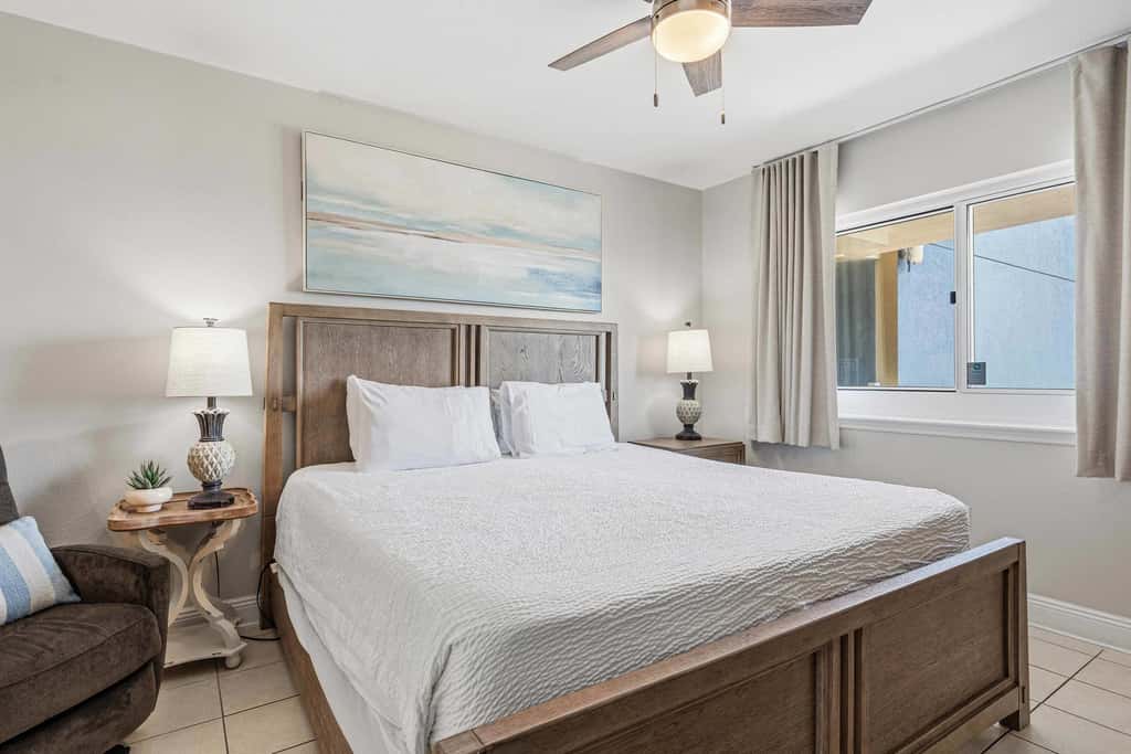 Oceanfront, 23rd floor Condo, Pools, Gym, Wifi