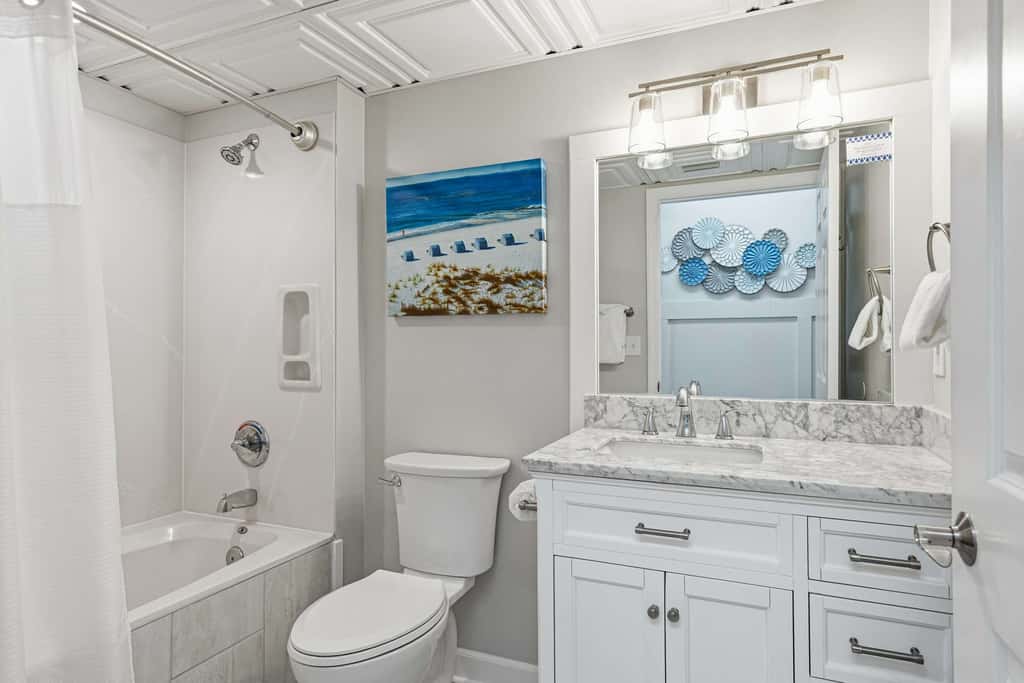 Oceanfront, 23rd floor Condo, Pools, Gym, Wifi