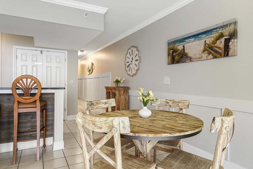 Oceanfront, 23rd floor Condo, Pools, Gym, Wifi