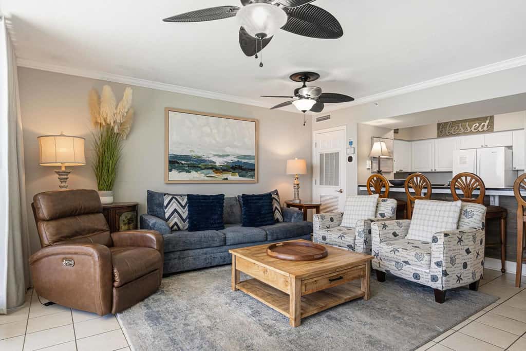 Oceanfront, 23rd floor Condo, Pools, Gym, Wifi