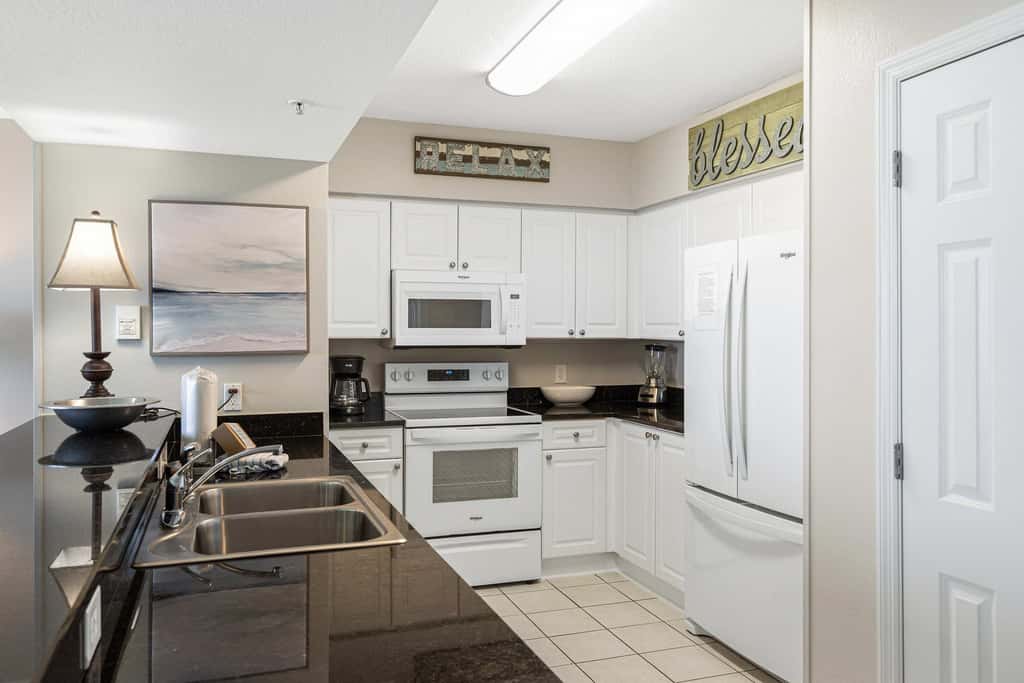 Oceanfront, 23rd floor Condo, Pools, Gym, Wifi