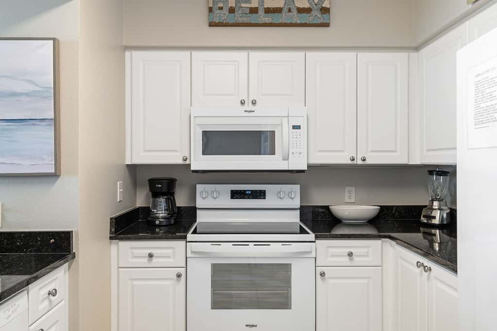 Oceanfront, 23rd floor Condo, Pools, Gym, Wifi