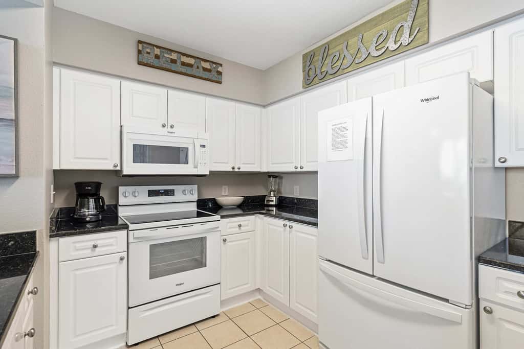 Oceanfront, 23rd floor Condo, Pools, Gym, Wifi