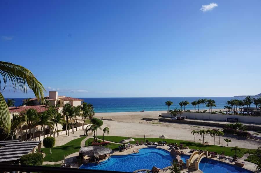 In the fourth floor of this wonderful compound by the sea, where life comes to a standstill and waits patiently near shopping malls, restaurants, and miles of White sanded beaches, luxury finds new horizons and peace becomes the norm.
