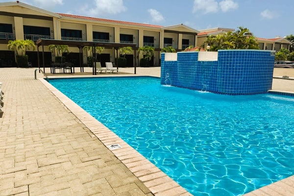Aruba Breeze Condo B7.