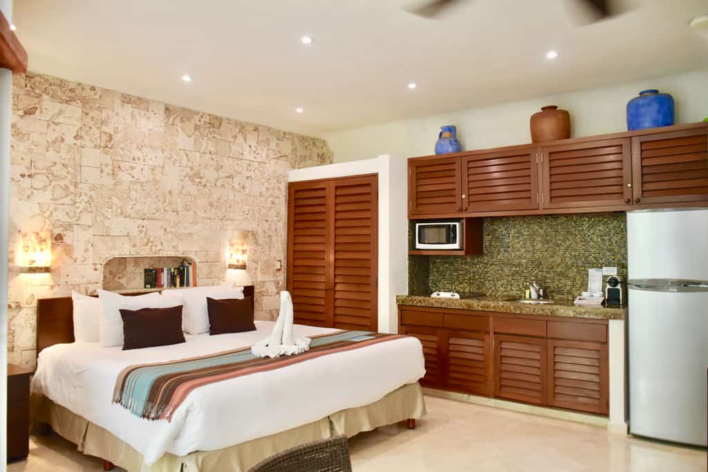 Beautiful Garden View Studio. Playa Palms 108