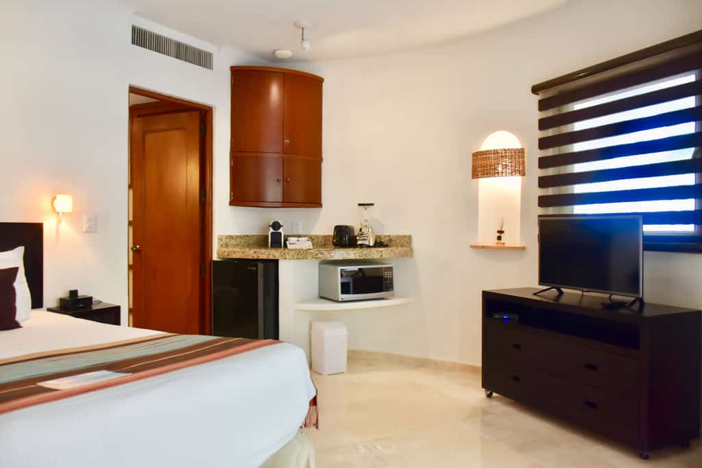 Amazing studio with ocean view  in the heart of Playa del Carmen. 102