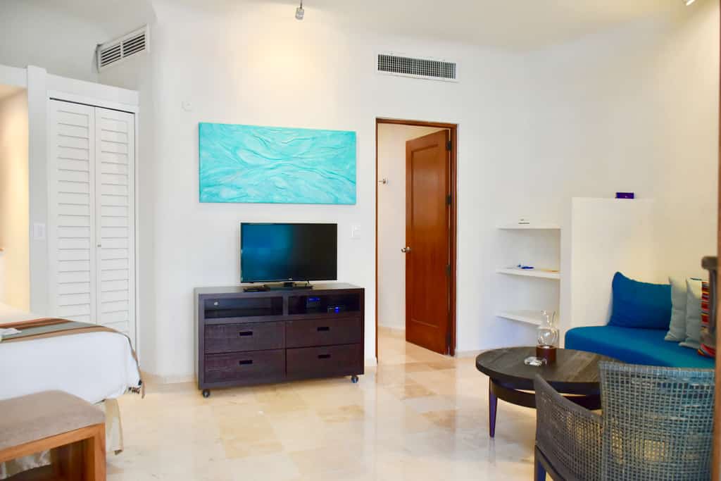 Amazing studio with ocean view in the heart of Playa del Carmen. 110