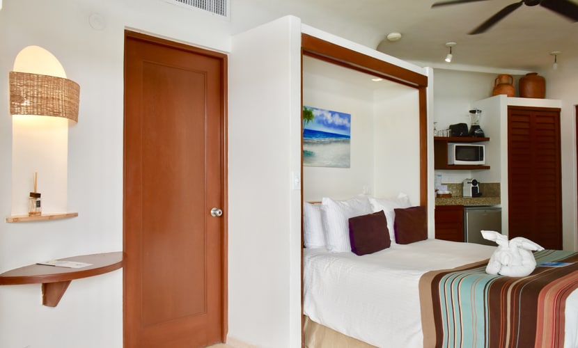 Amazing studio with ocean view in the heart of Playa del Carmen. 211