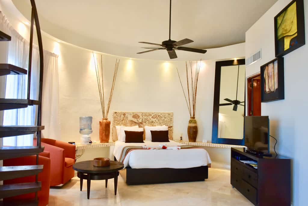 Ocean front suite. Playa Palms