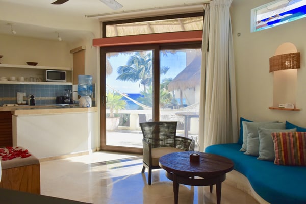 Amazing studio with ocean view in the heart of Playa del Carmen. 302