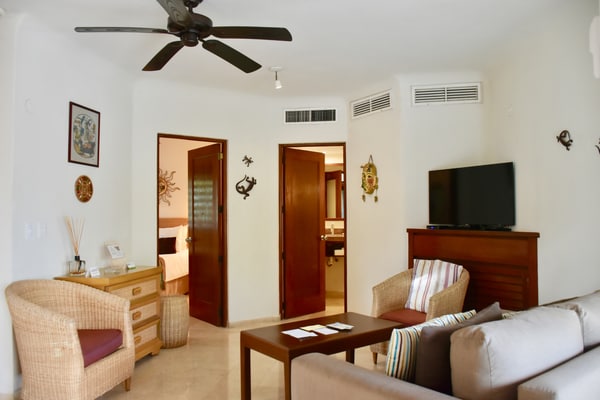 One Bedroom Suite and Ocean View. 306