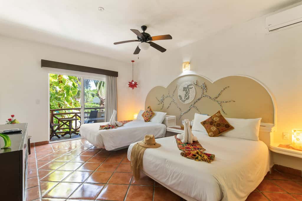 Riviera del Sol Double Queen Deluxe Suite, 203