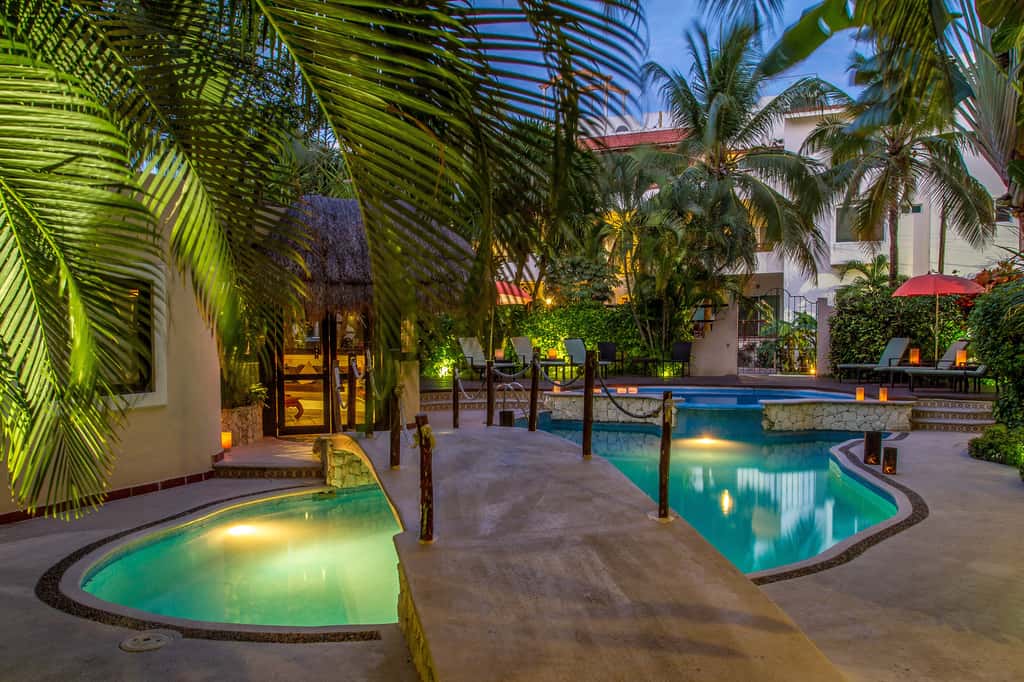 Riviera del Sol Double Queen Deluxe Suite, 204