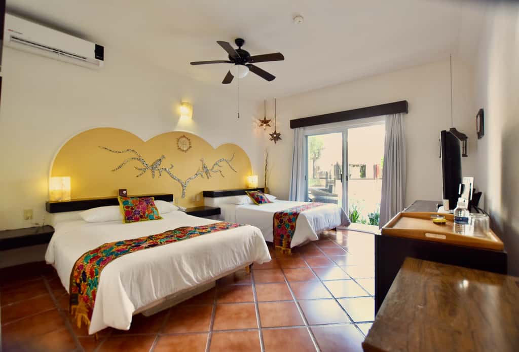 Riviera del Sol Double Queen Deluxe Suite, 204