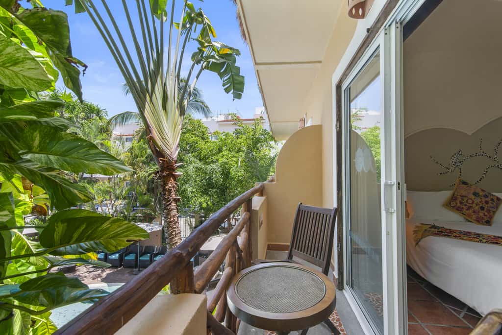 Riviera del Sol Double Queen Deluxe Suite, 204