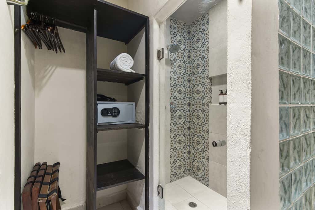 Riviera del Sol Double Queen Deluxe Suite, 204