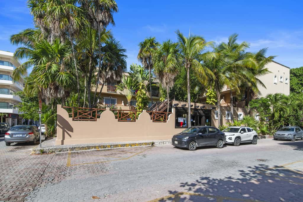 Riviera del Sol Double Queen Deluxe Suite, 204