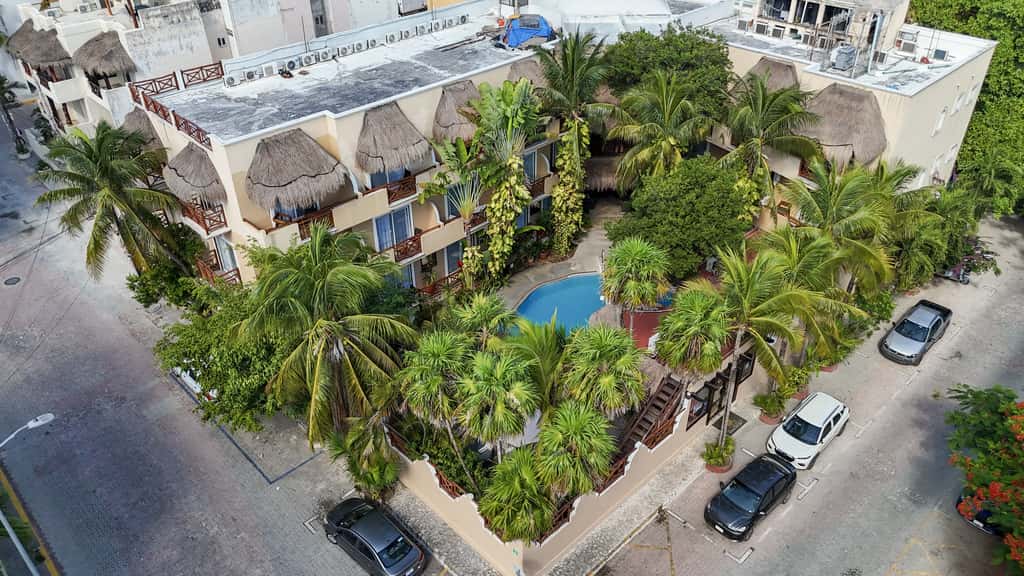 Riviera del Sol Double Queen Deluxe Suite, 204