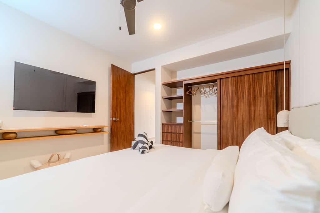 Luxe 2Bdr Condo | Jaguar Park Experience & Rooftop Pool