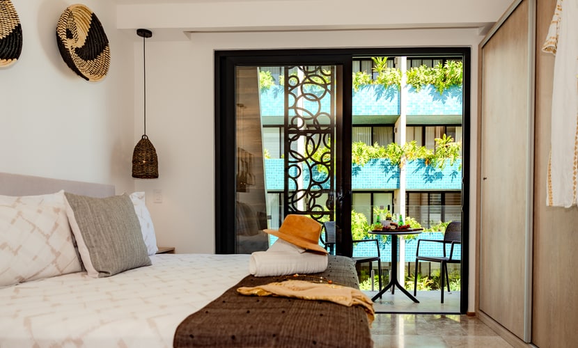 Town Studio Private Balcony & Terrace with Sea View