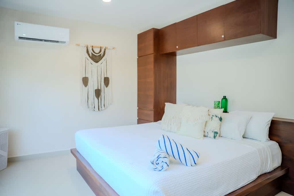 Exquisite One-Bedroom | Terrace, Pool | Casago