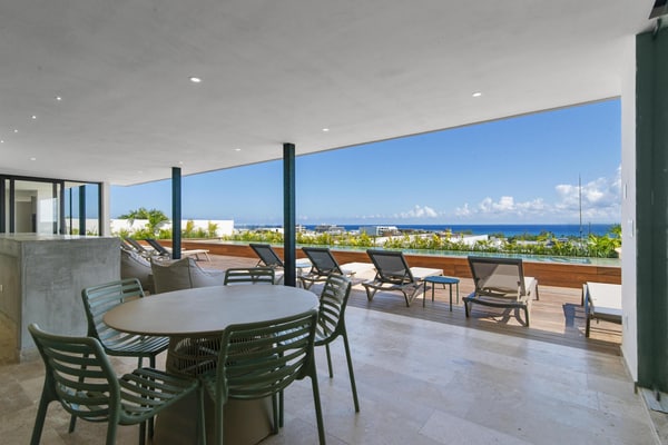 Location & Luxury | Terrace w/ Pool & Gym | Casago