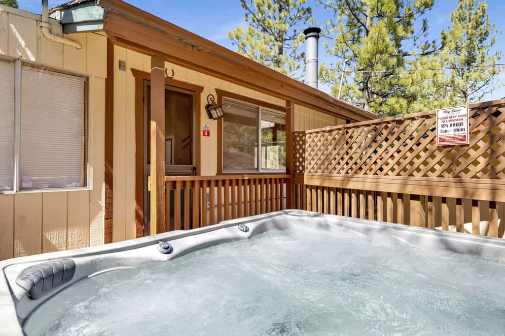 Big Bear Cabin w/ Hot Tub Near Lake & Slopes | Pet Friendly