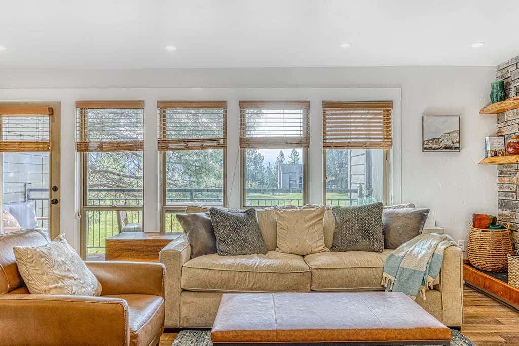 Dog-friendly, second floor condo with pool & hot tub access, & wood fireplace