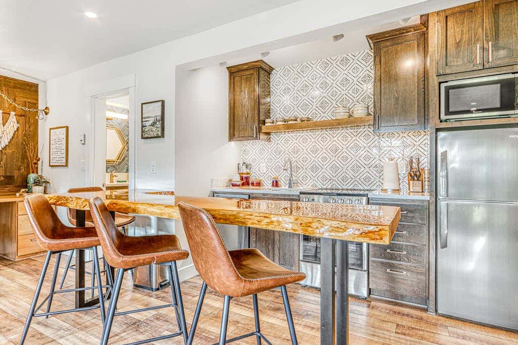 Dog-friendly, second floor condo with pool & hot tub access, & wood fireplace