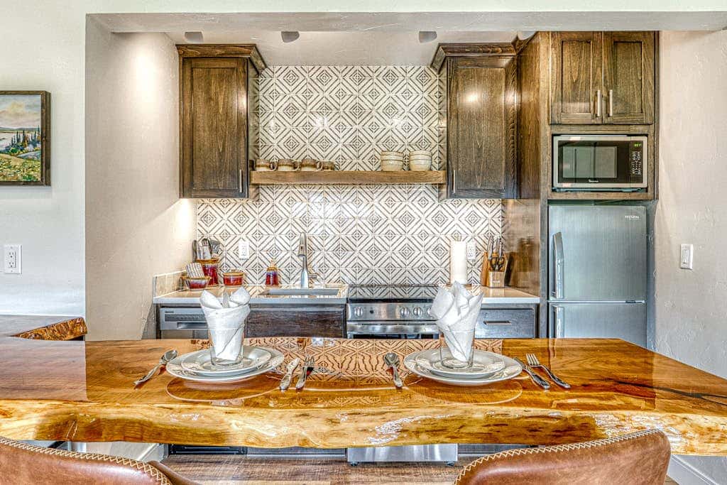 Dog-friendly, second floor condo with pool & hot tub access, & wood fireplace