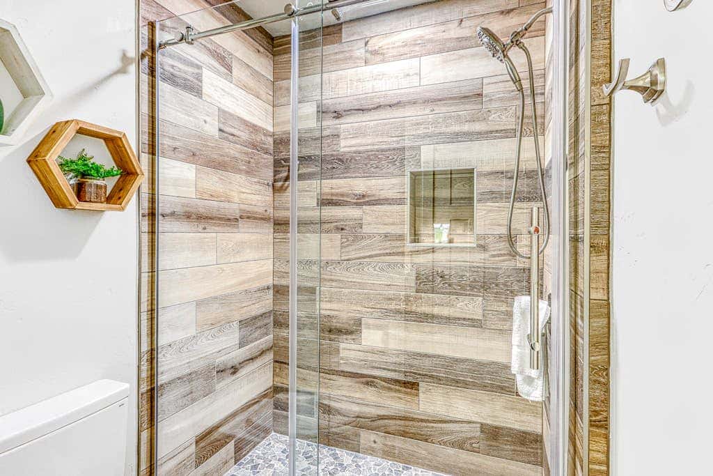 Dog-friendly, second floor condo with pool & hot tub access, & wood fireplace
