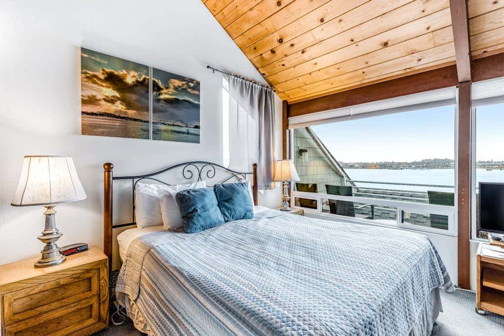 Private Bayfront Home with Fishing Dock - Dogs Welcome