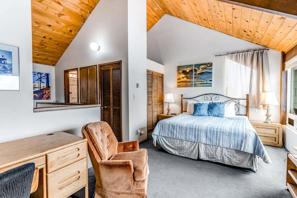 Private Bayfront Home with Fishing Dock - Dogs Welcome