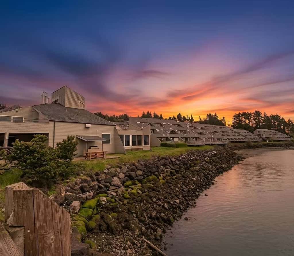 Private Bayfront Home with Fishing Dock - Dogs Welcome