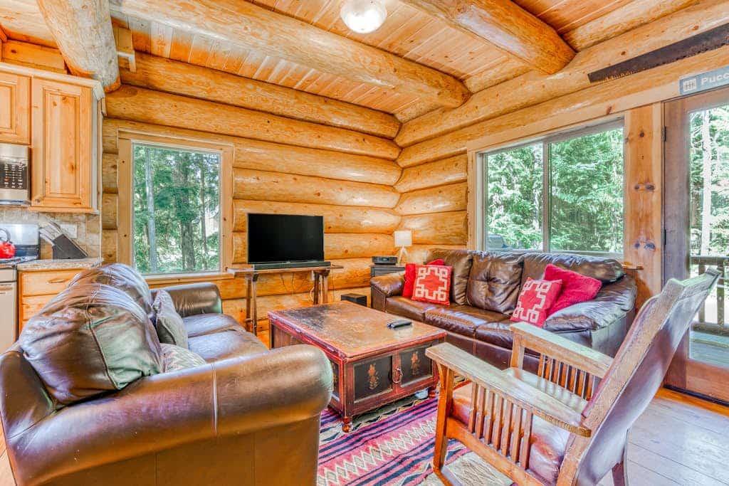 Skiing Bear Chalet
