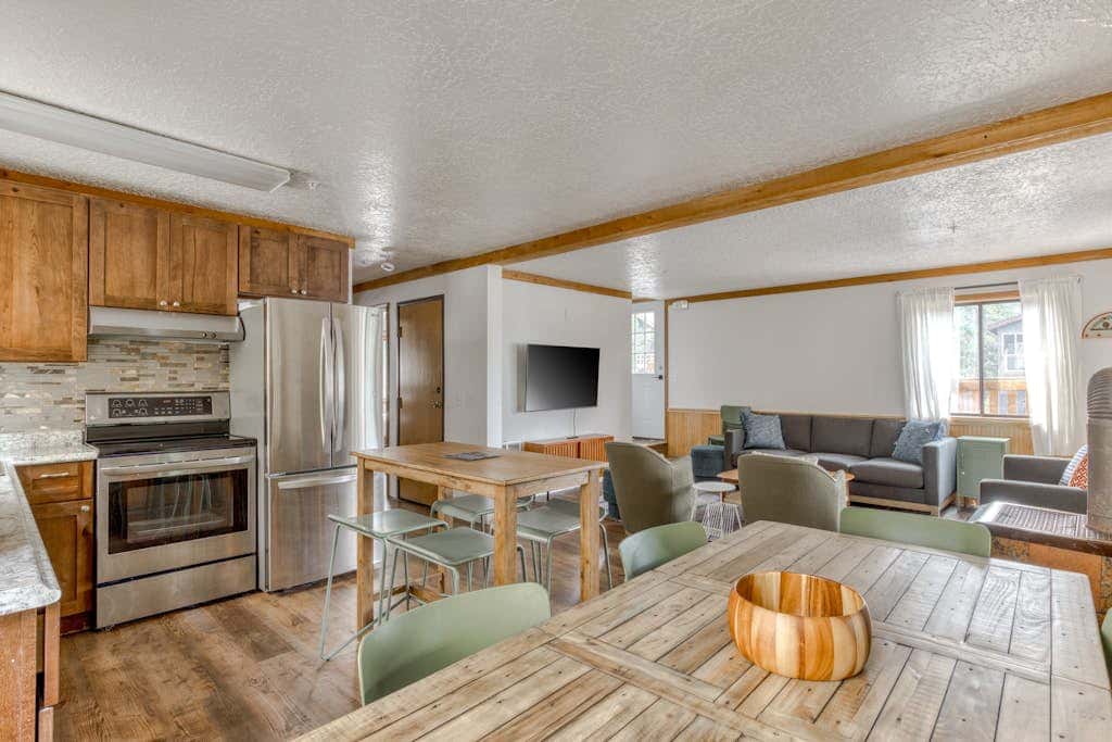 Recently updated in 2024-Dog-Friendly Lodge with a Private Sauna