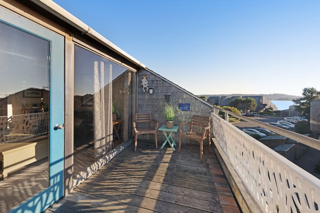 Bayfront Condo with Spectacular Views & a Shared Gym