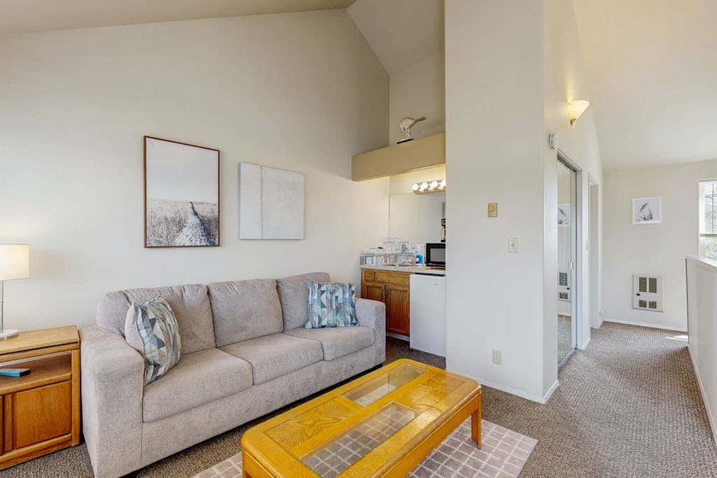 Ideal getaway on the water with private balcony, cozy layout, and free WiFi