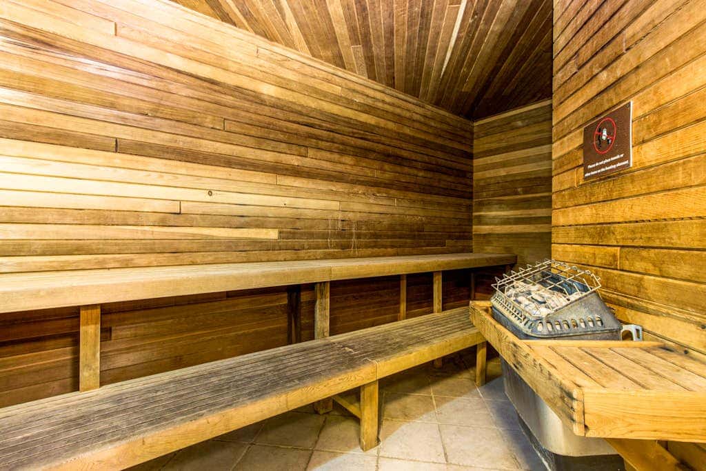 Ideal getaway on the water with private balcony, cozy layout, and free WiFi