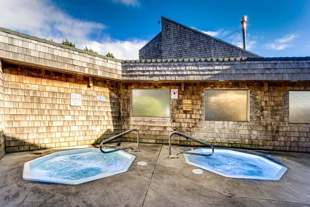 Ideal getaway on the water with private balcony, cozy layout, and free WiFi