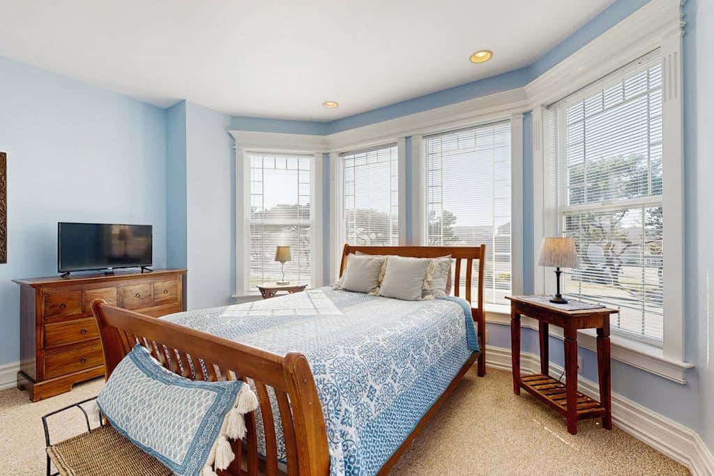 Ocean-view home with private hot tub, fireplace & grill - walk to beach