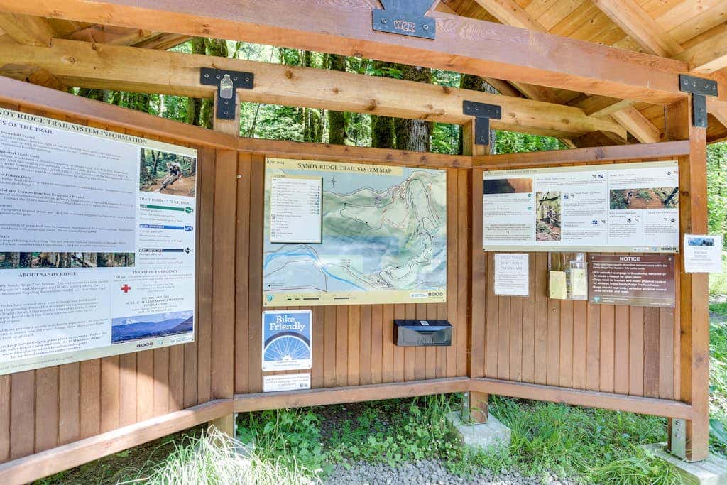 Dog-friendly cabin with deck, fenced yard, game room, & hot tub
