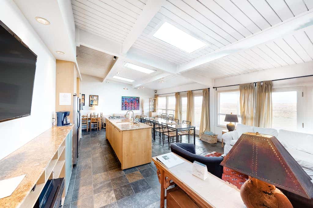 Sunny Oceanfront Condo with Great Views & Amazing Beach Access