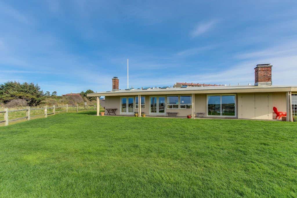 Sunny Oceanfront Condo with Great Views & Amazing Beach Access