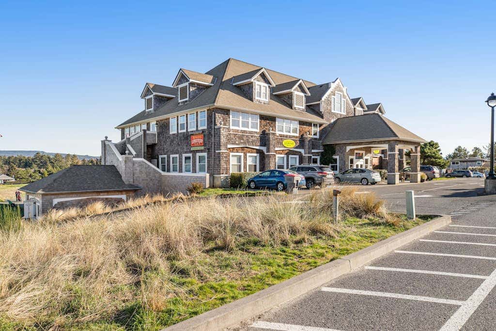Sunny Oceanfront Condo with Great Views & Amazing Beach Access