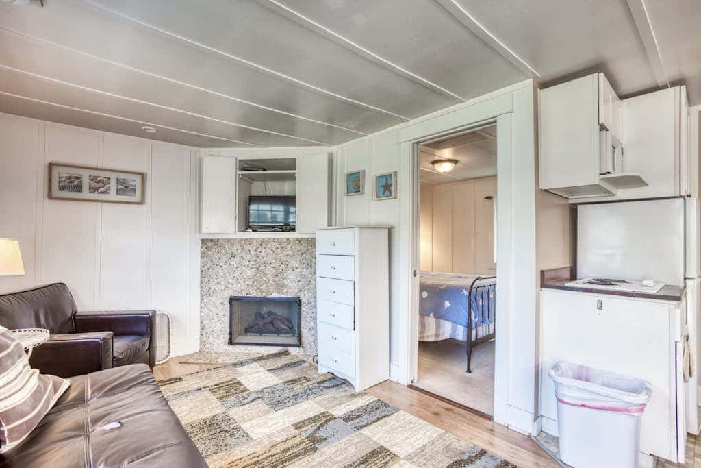 Three Cozy Cottages with Gas Fireplaces, Courtyard, & Beach Access - Dog-Friendly