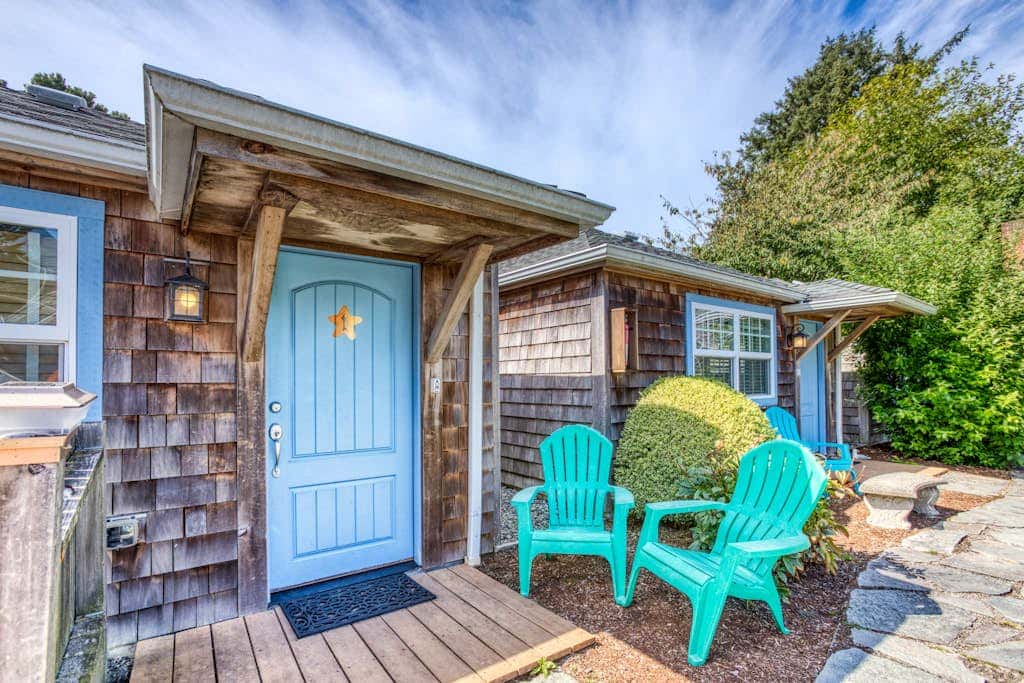 Three Cozy Cottages with Gas Fireplaces, Courtyard, & Beach Access - Dog-Friendly