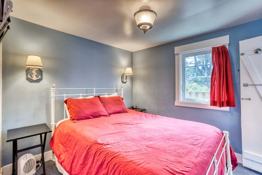 Three Cozy Cottages with Gas Fireplaces, Courtyard, & Beach Access - Dog-Friendly